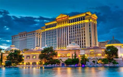 Caesars Palace Hotel & Casino .